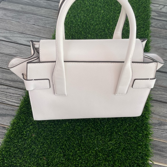 Michael Kors Carmen small flap satchel - Picture 2 of 9